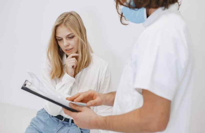 Quand consulter un gynécologue ? Étape Santé Nantes Quand consulter un gynécologue ? Étape Santé Nantes